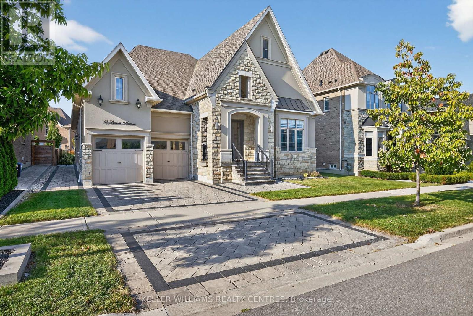 10 Larkin Avenue, King, Ontario  L7B 0N8 - Photo 2 - N12421451