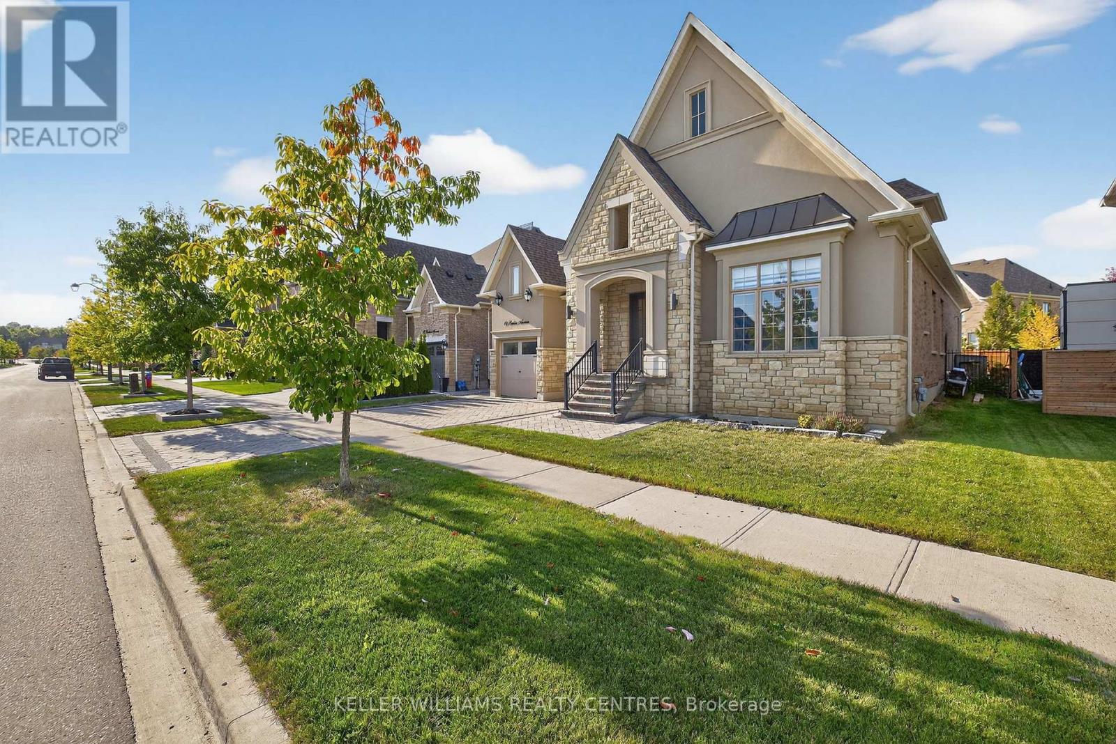 10 Larkin Avenue, King, Ontario  L7B 0N8 - Photo 4 - N12421451