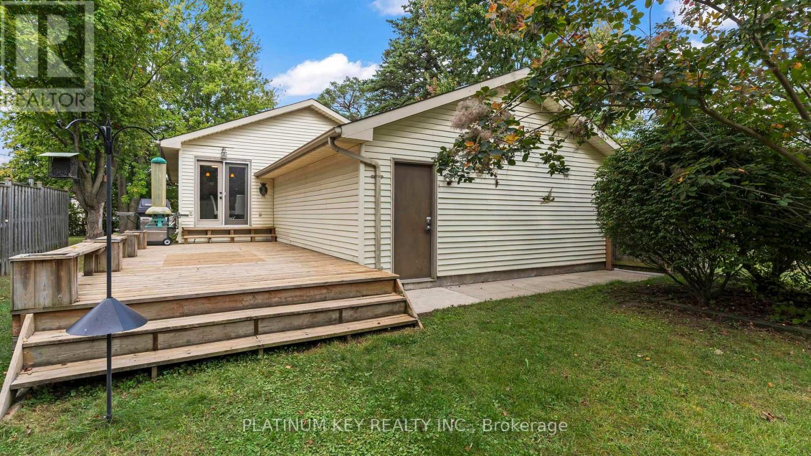 688 John Street, Strathroy-Caradoc, Ontario  N0L 1W0 - Photo 23 - X12425872