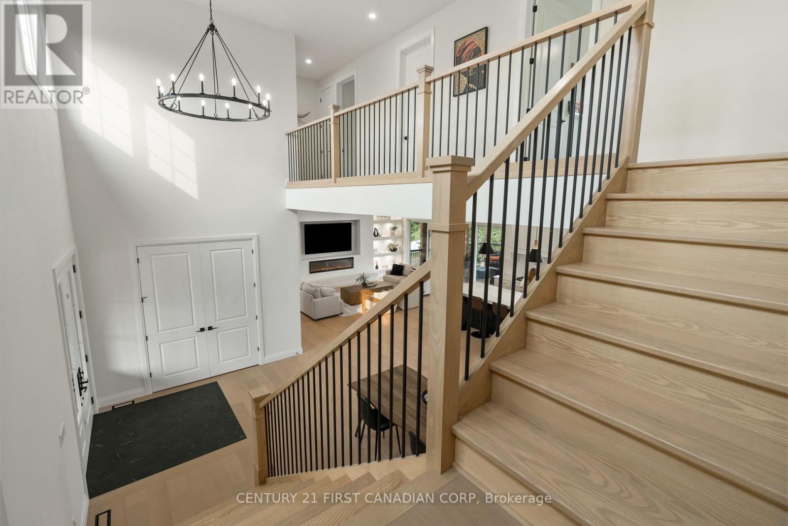 12110 Gale Road, North Middlesex, Ontario  N0M 1A0 - Photo 28 - X12425928