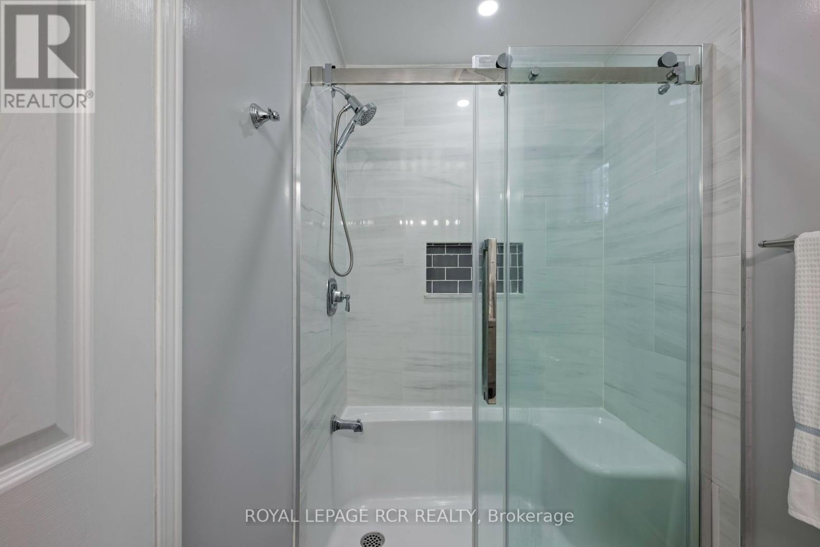 224 Lisa Marie Drive, Orangeville, Ontario  L9W 4P6 - Photo 18 - W12424072