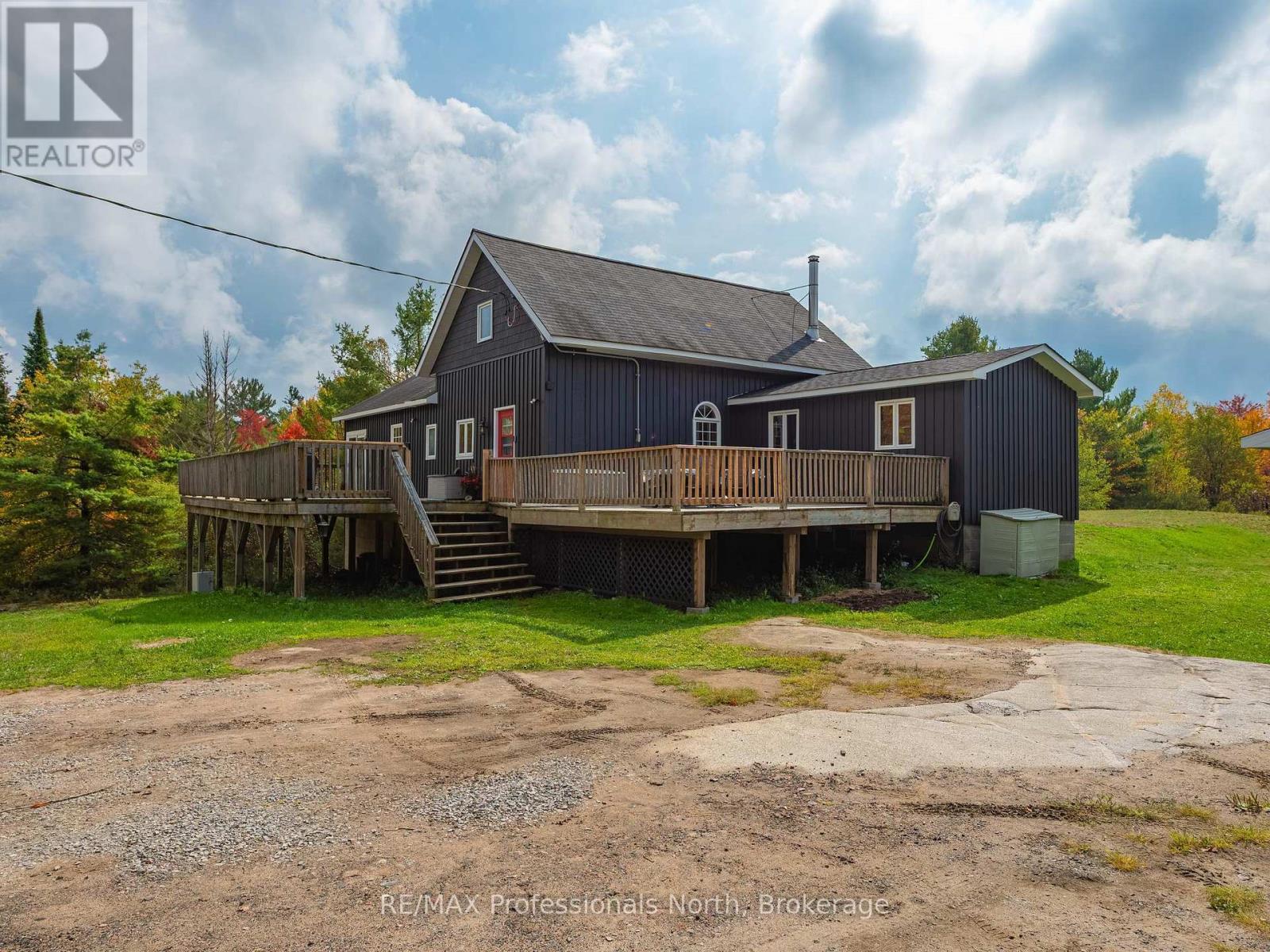 1110 Sedgwick Road, Minden Hills, Ontario  K0M 2K0 - Photo 2 - X12425923