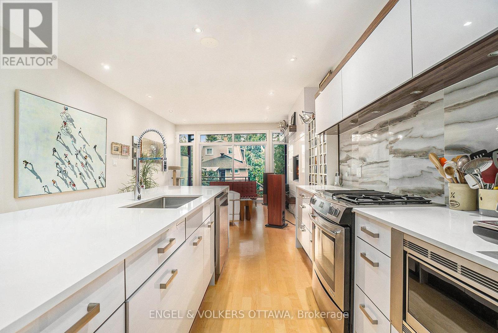376b Wilmont Avenue, Ottawa, Ontario  K2A 0B1 - Photo 10 - X12425871