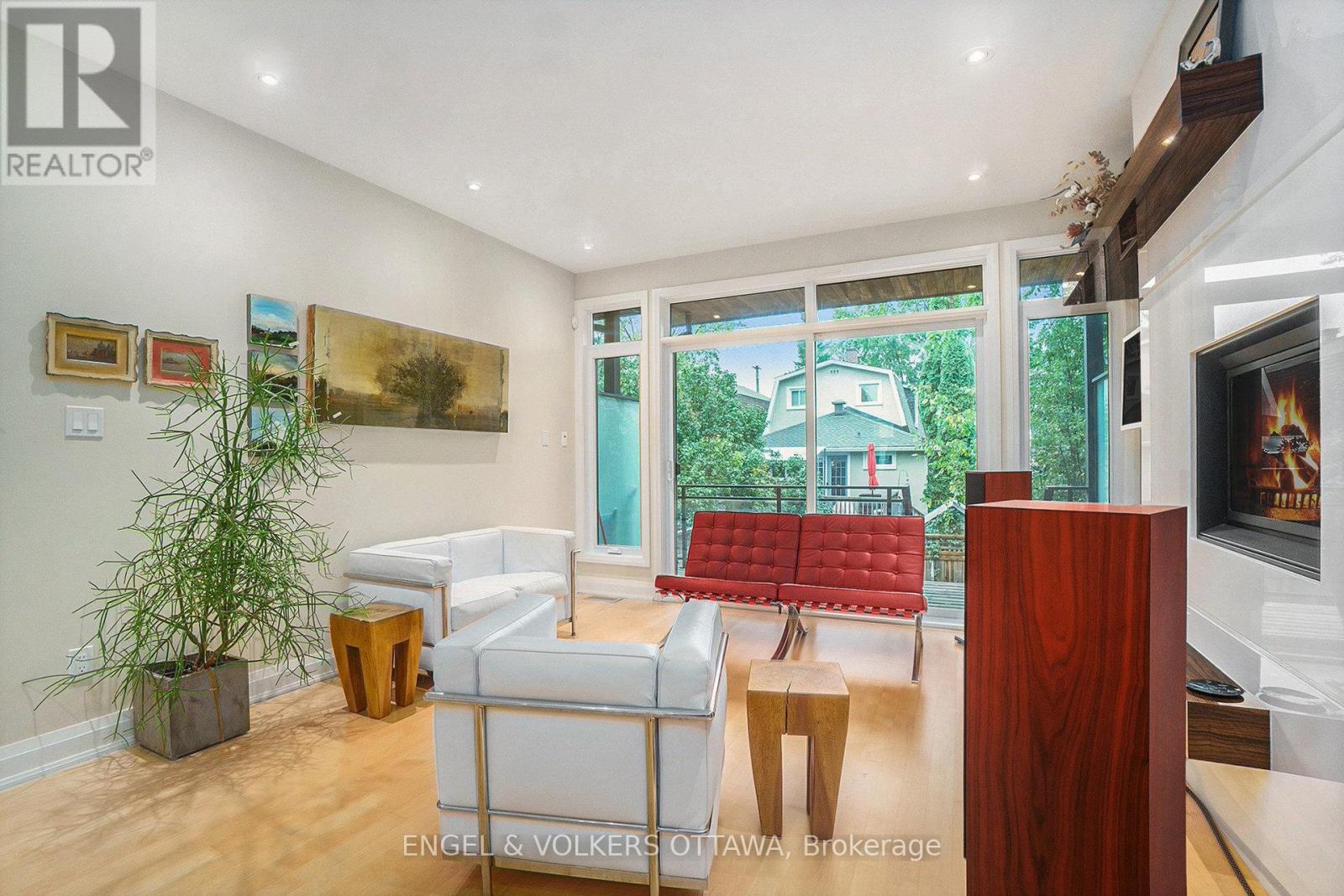 376b Wilmont Avenue, Ottawa, Ontario  K2A 0B1 - Photo 12 - X12425871