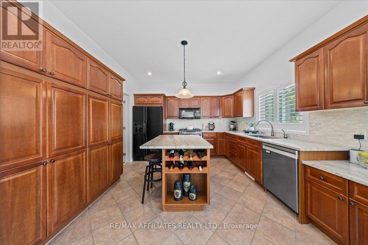 57 Insmill Crescent, Ottawa, Ontario  K2T 1G4 - Photo 10 - X12425895