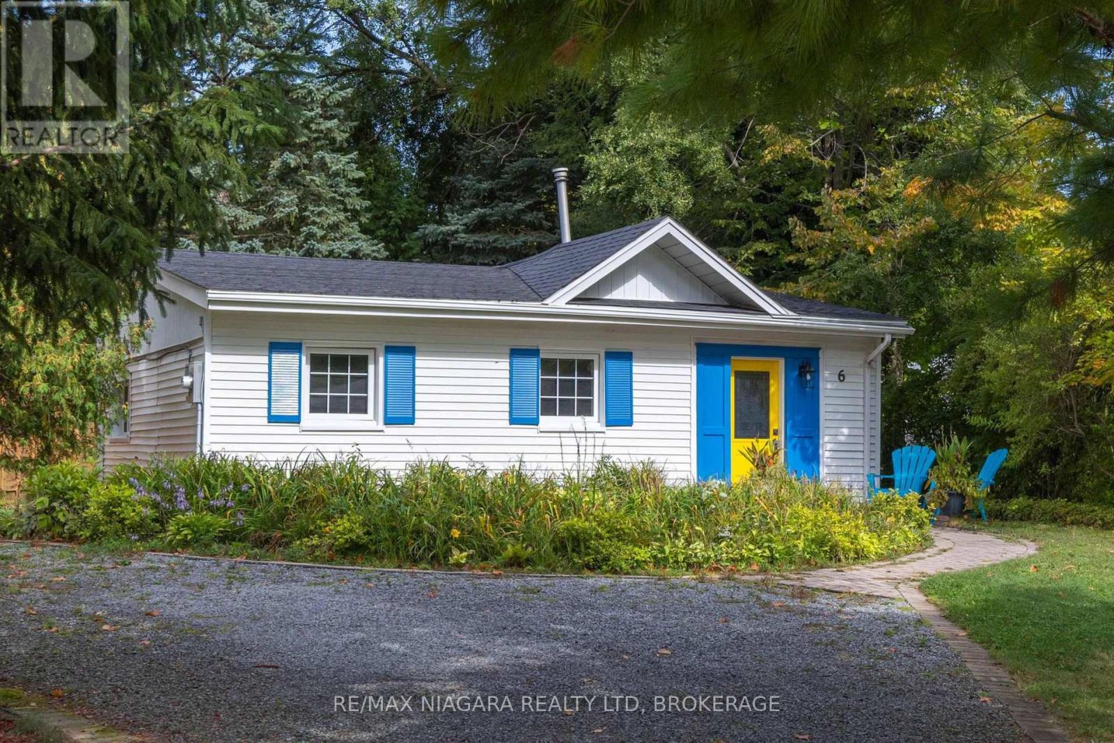 6 Circle Street, Niagara-On-The-Lake, Ontario  L0S 1J0 - Photo 1 - X12425840