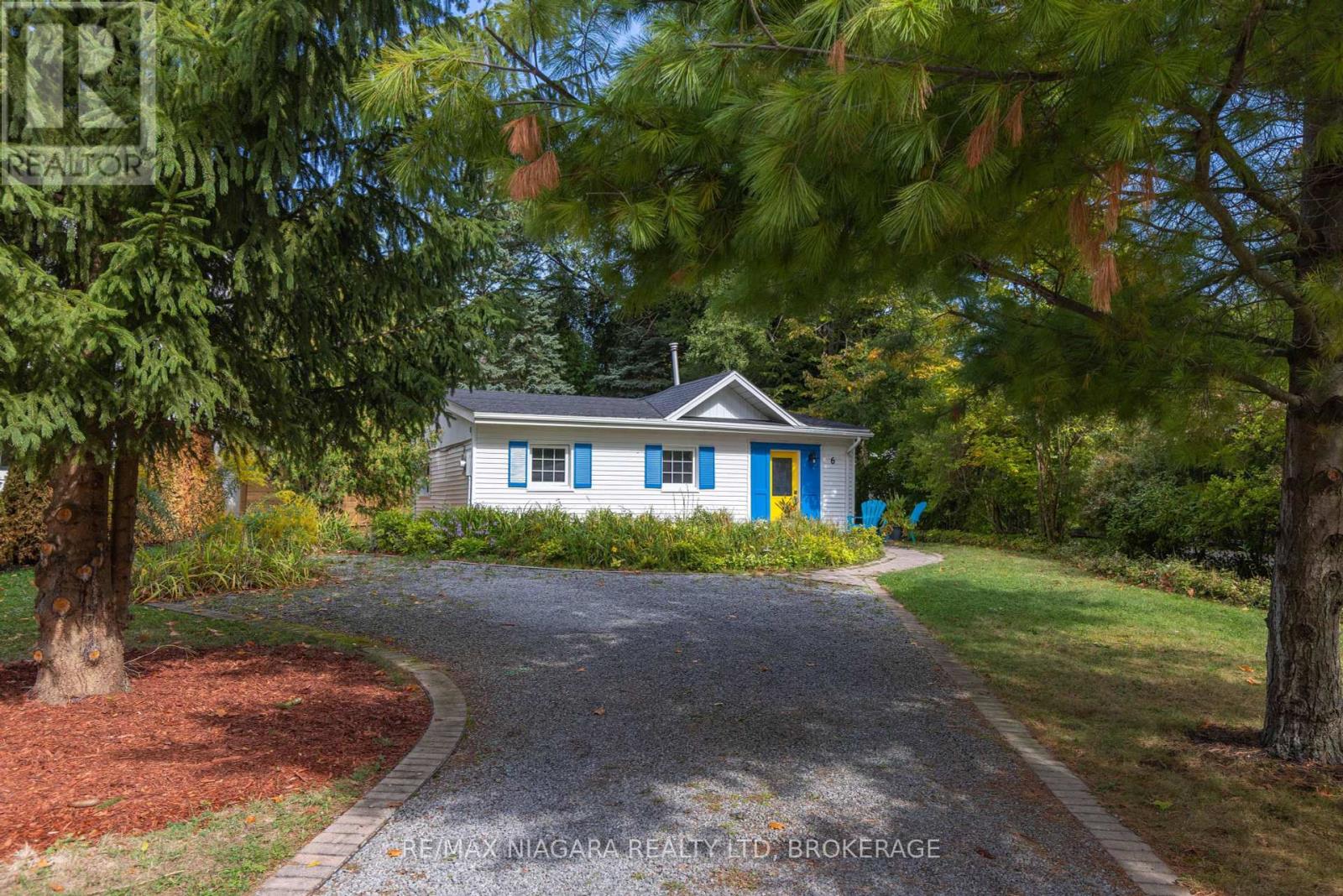 6 Circle Street, Niagara-On-The-Lake, Ontario  L0S 1J0 - Photo 2 - X12425840