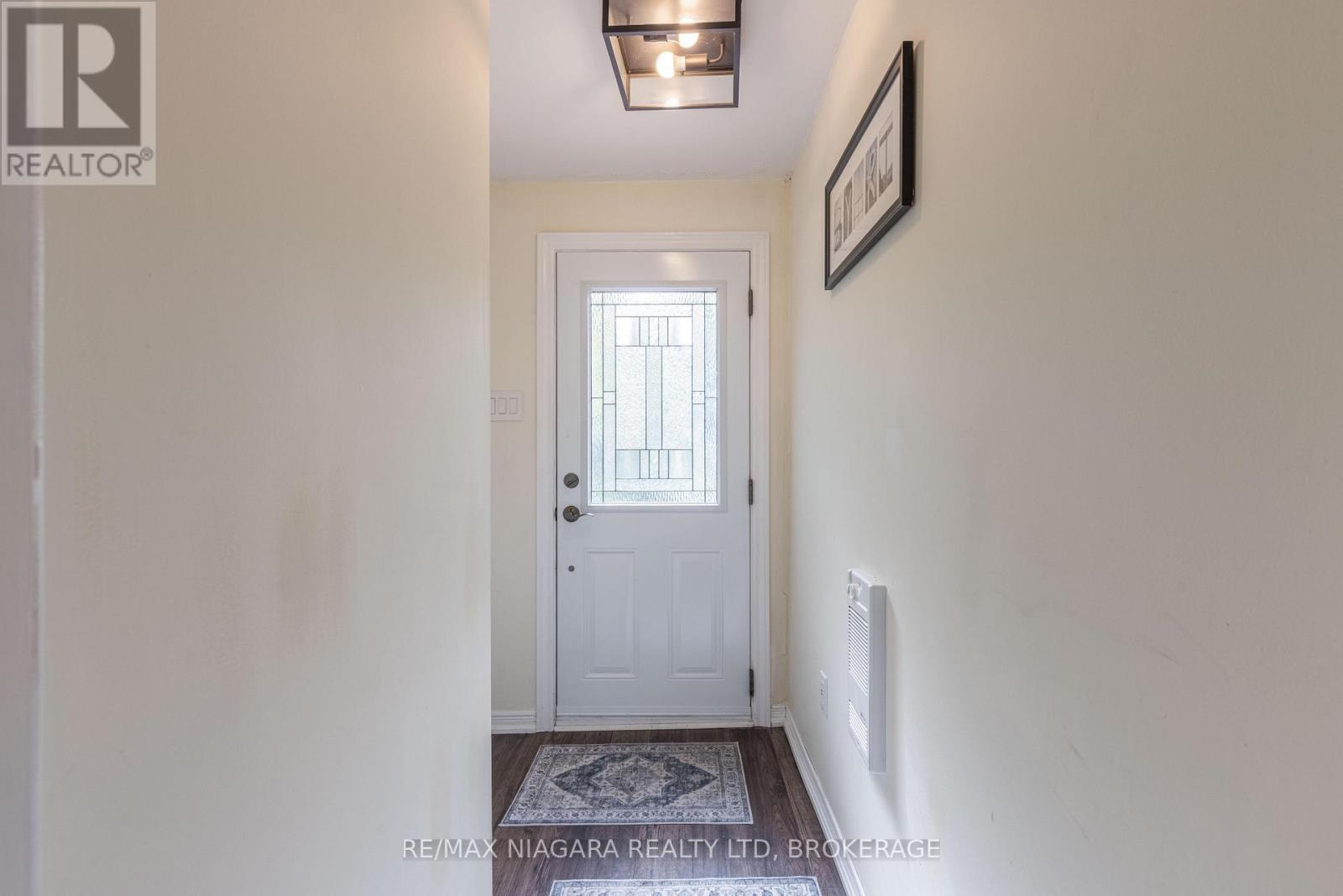 6 Circle Street, Niagara-On-The-Lake, Ontario  L0S 1J0 - Photo 5 - X12425840
