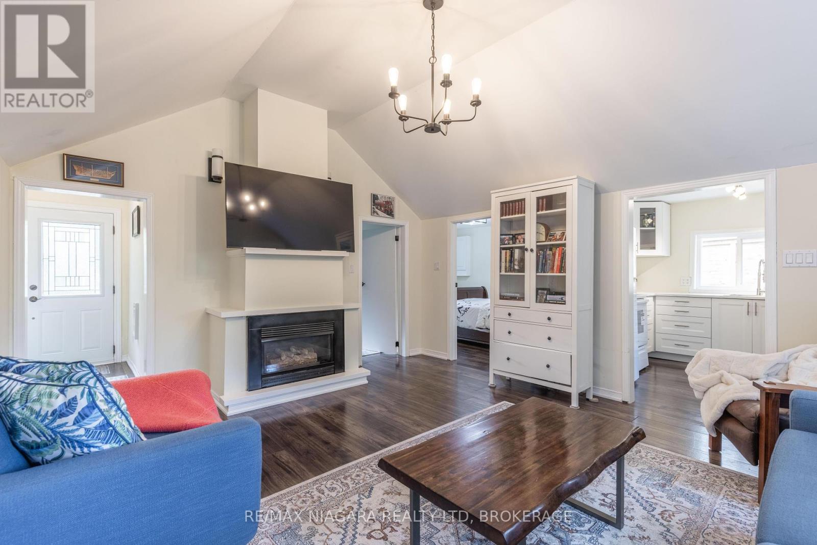 6 Circle Street, Niagara-On-The-Lake, Ontario  L0S 1J0 - Photo 8 - X12425840