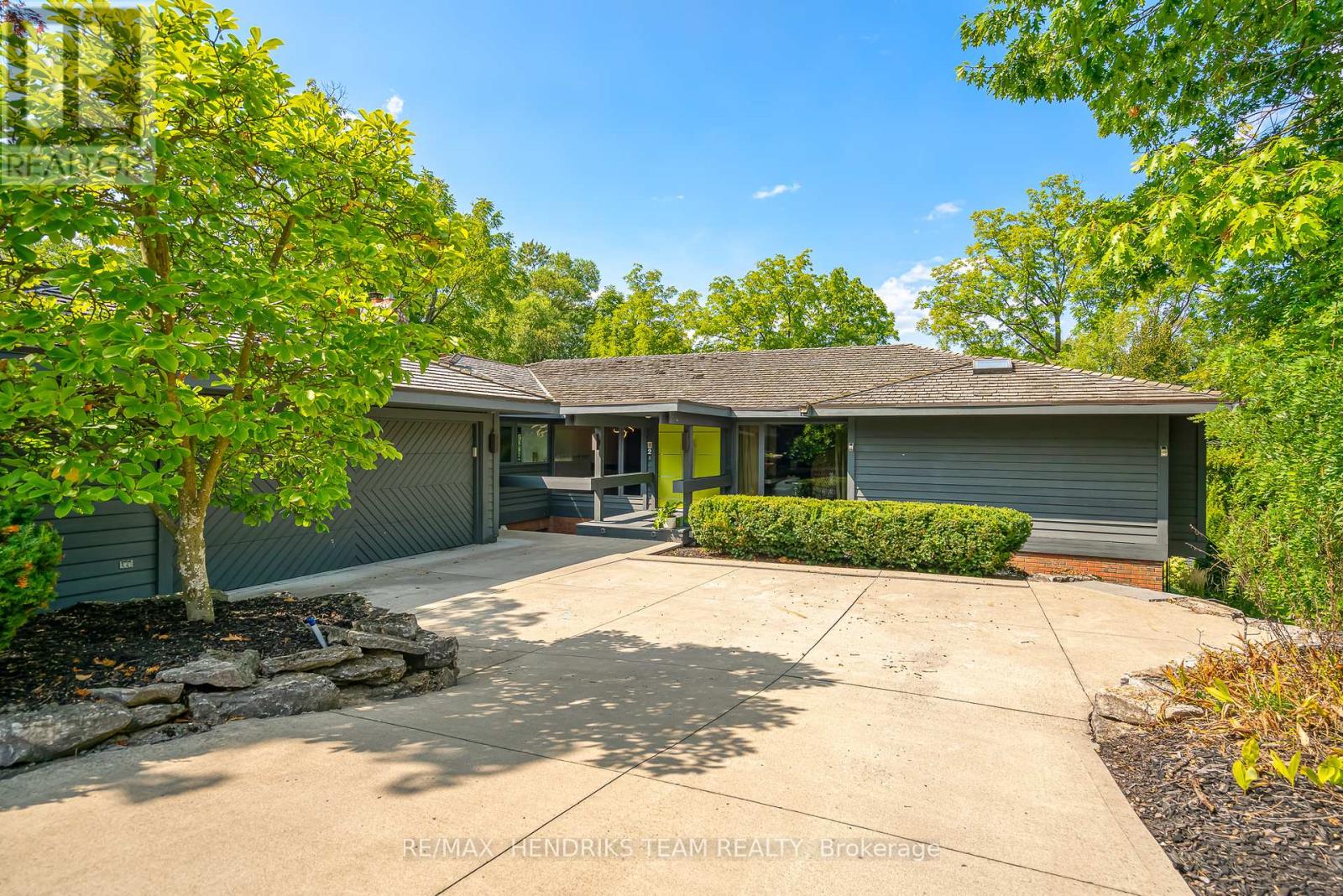 2 BRIARFIELD CRESCENT, St. Catharines, Ontario