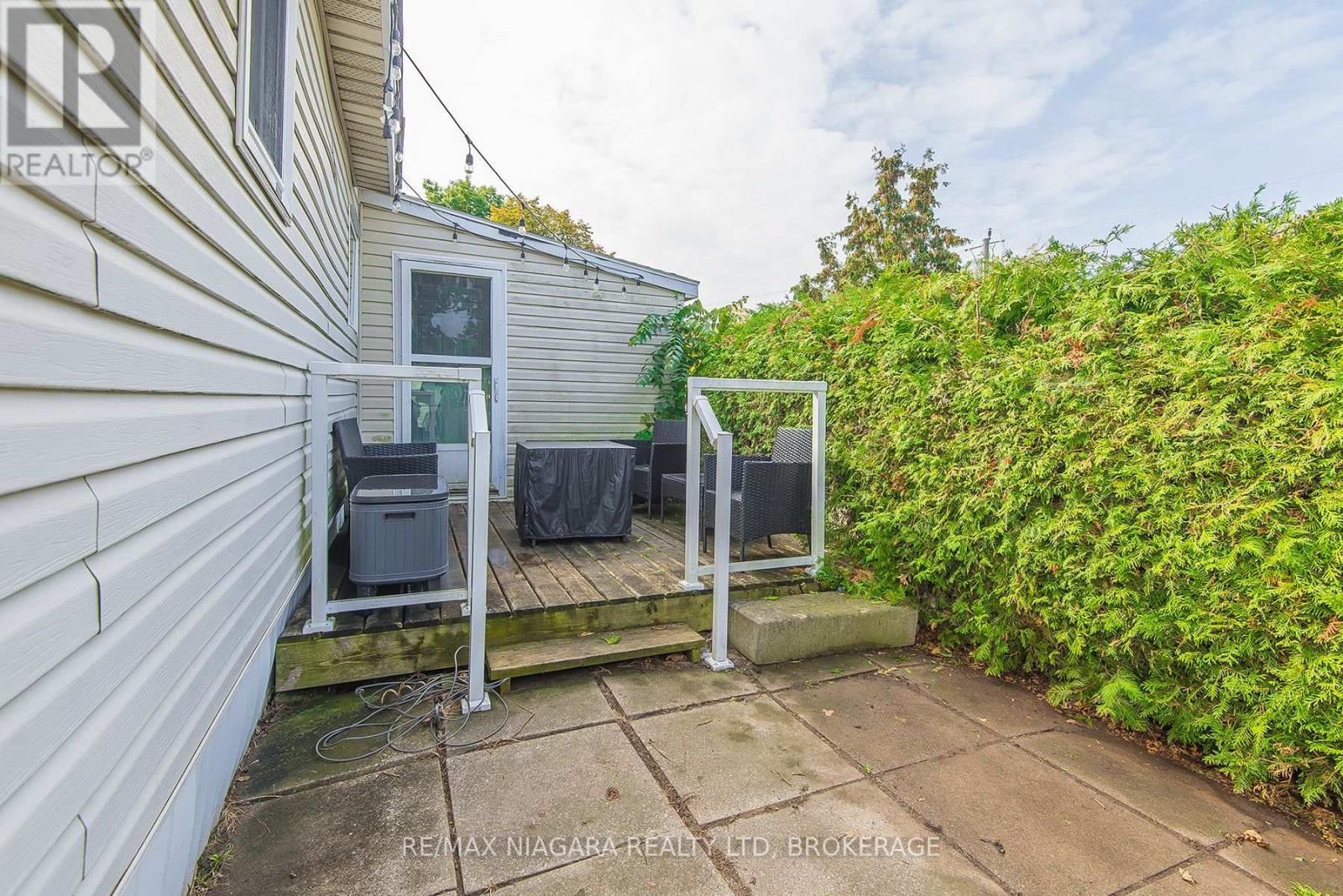 4599 Abigail Lane, Lincoln (Beamsville), Ontario  L3J 0W1 - Photo 3 - X12425918