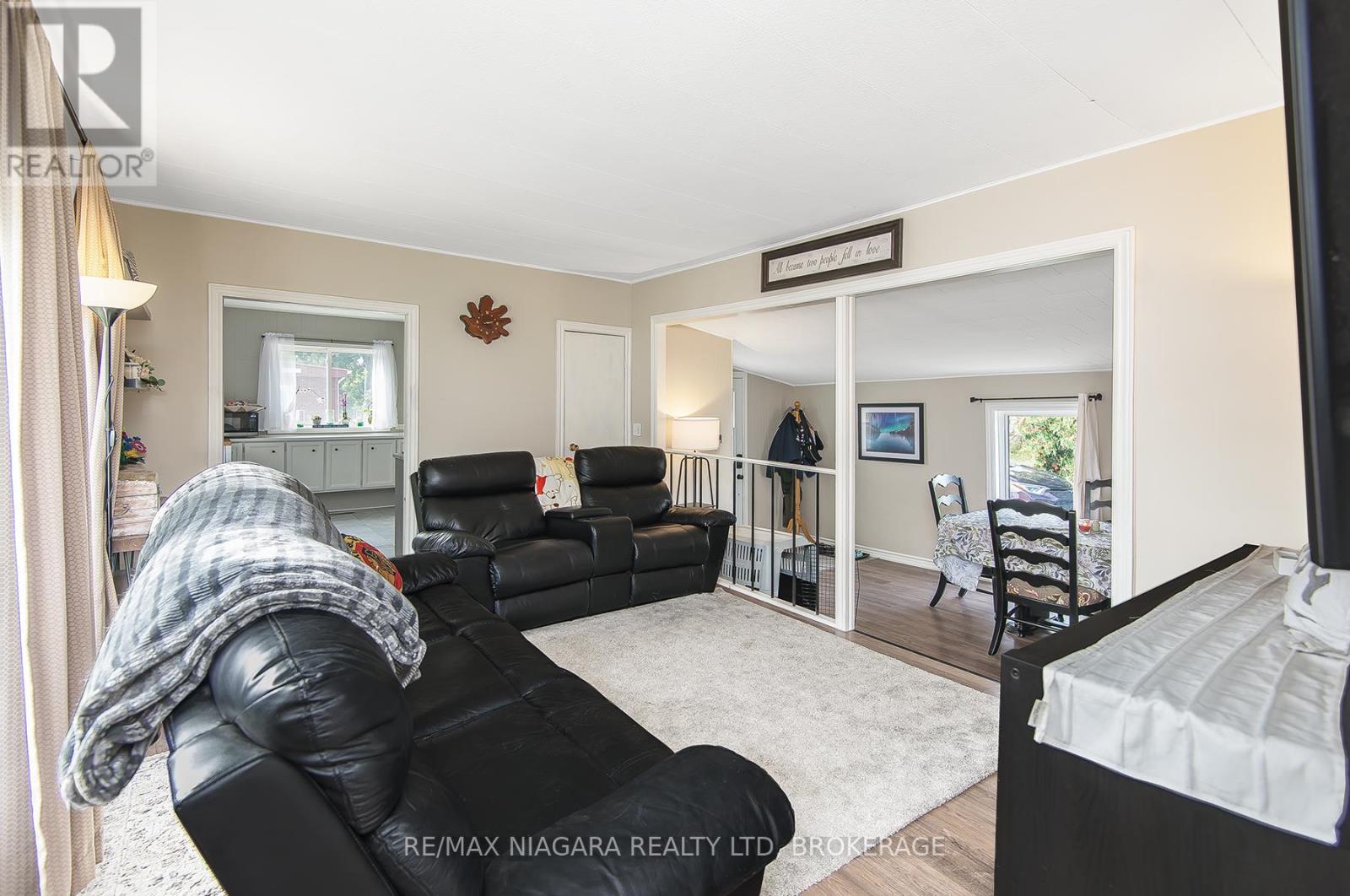 4599 Abigail Lane, Lincoln (Beamsville), Ontario  L3J 0W1 - Photo 8 - X12425918