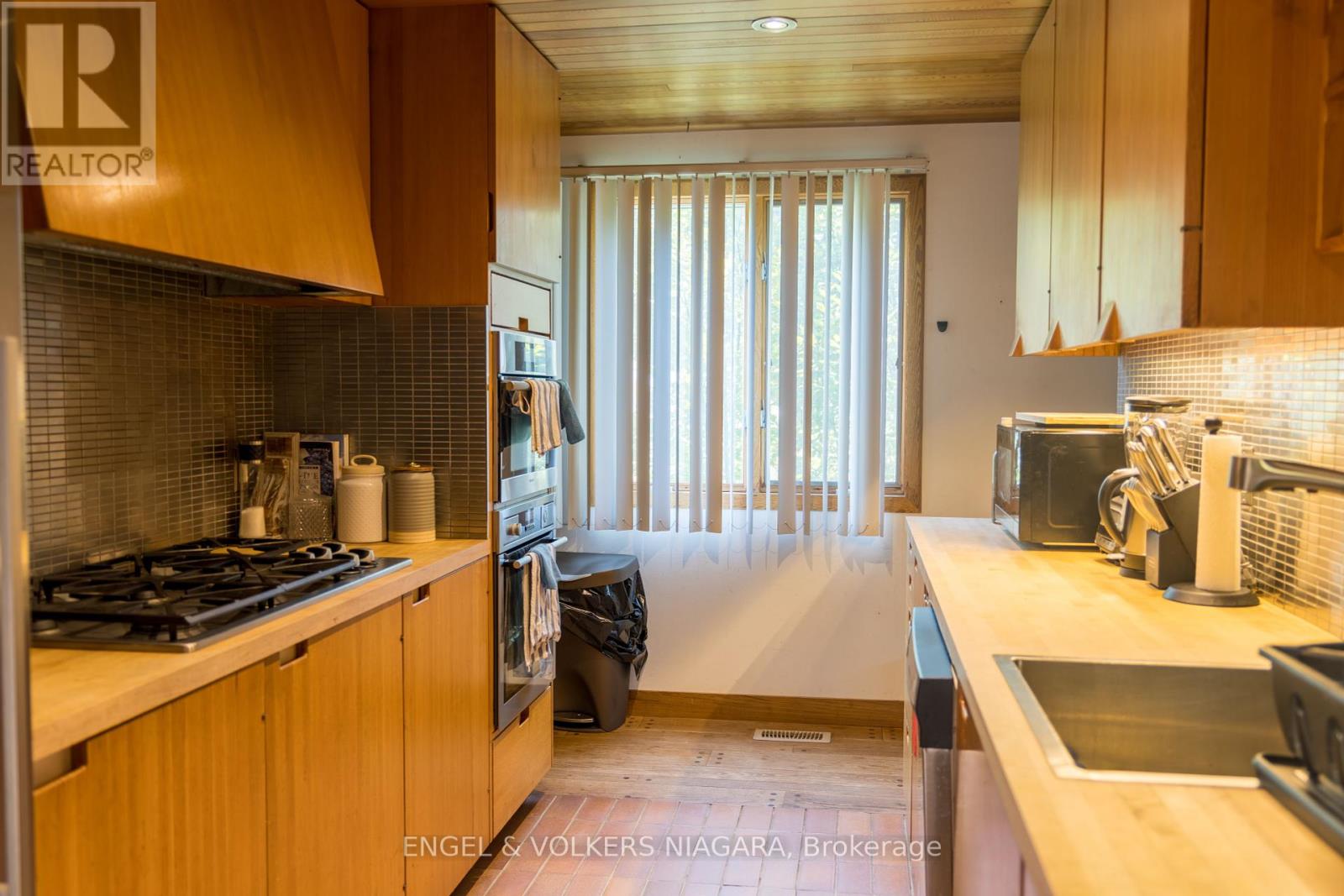 89 Byron Street, Niagara-On-The-Lake, Ontario  L0S 1J0 - Photo 11 - X12425920