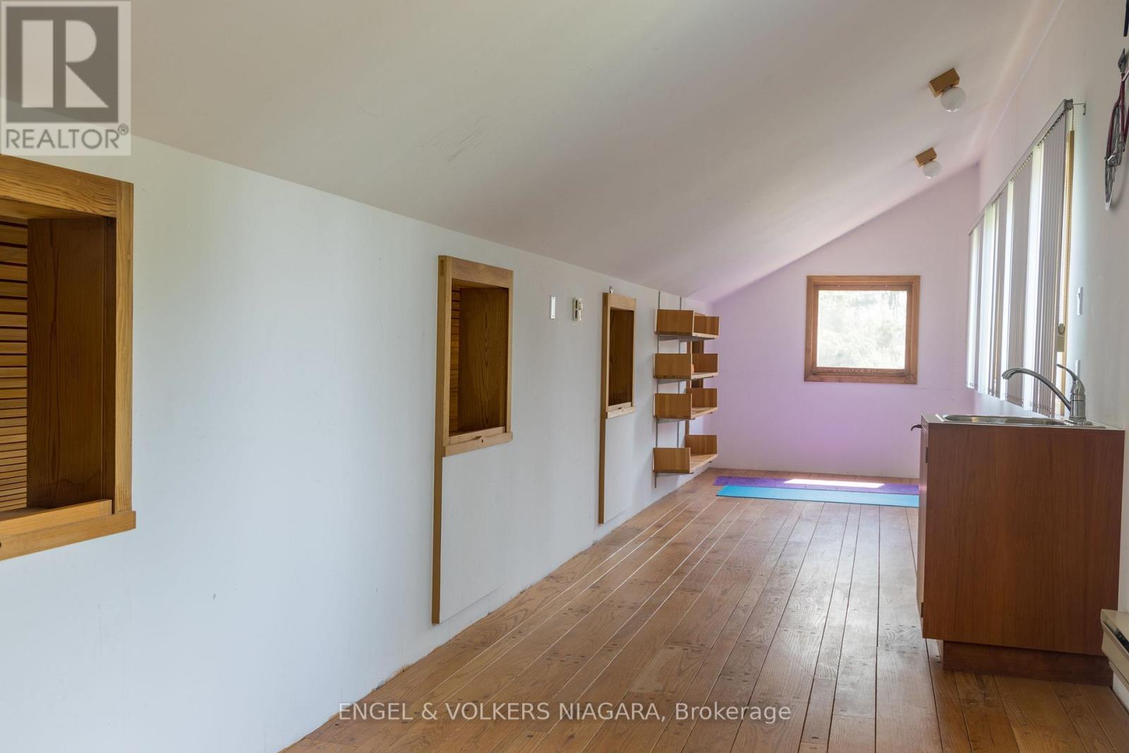 89 Byron Street, Niagara-On-The-Lake, Ontario  L0S 1J0 - Photo 17 - X12425920