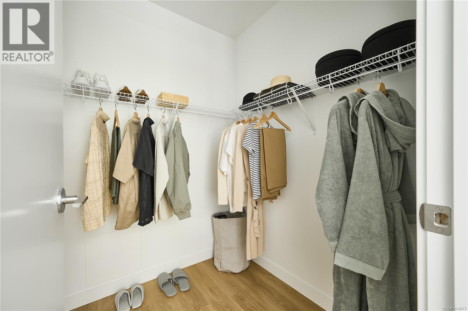 116 1115 Johnson St, Victoria, British Columbia V8V 0H2 - Photo 5 - 1014971