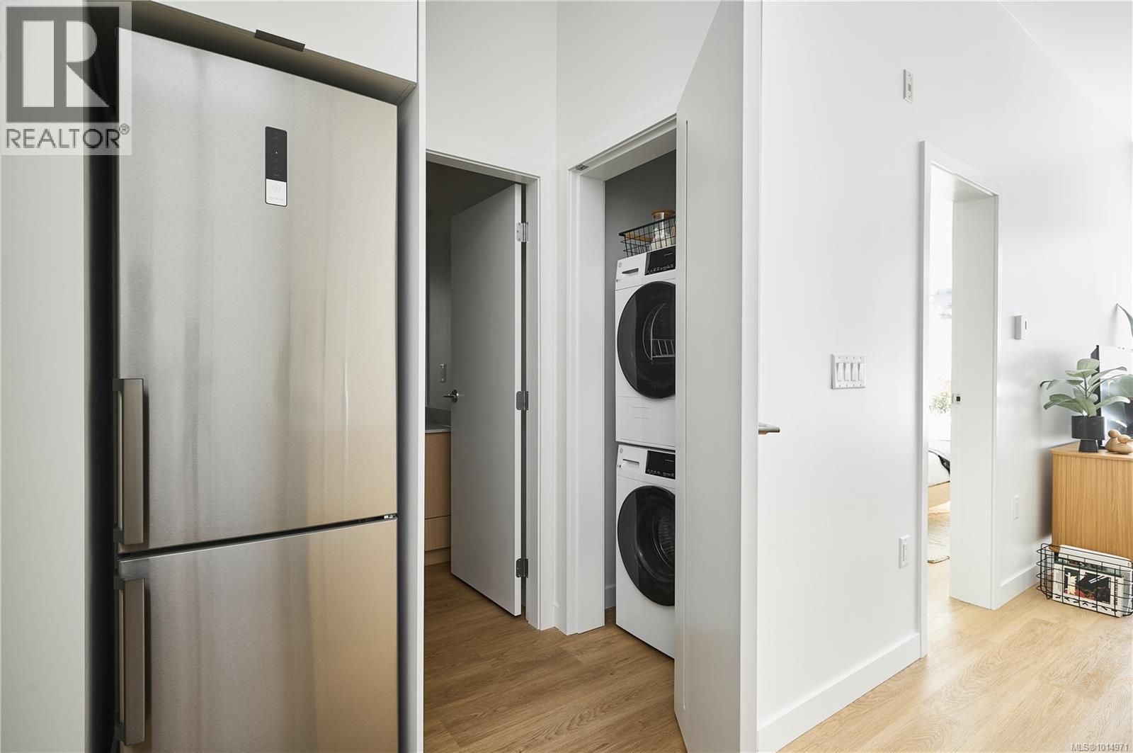 116 1115 Johnson St, Victoria, British Columbia V8V 0H2 - Photo 6 - 1014971