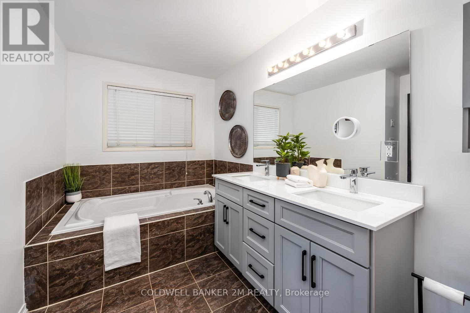 2 Woodbine Place, Oshawa, Ontario  L1L 1C5 - Photo 26 - E12425884