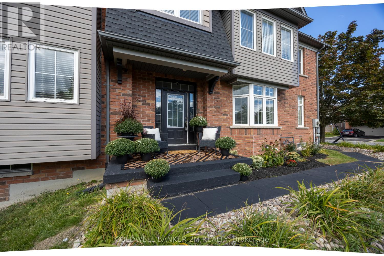 2 Woodbine Place, Oshawa, Ontario  L1L 1C5 - Photo 5 - E12425884
