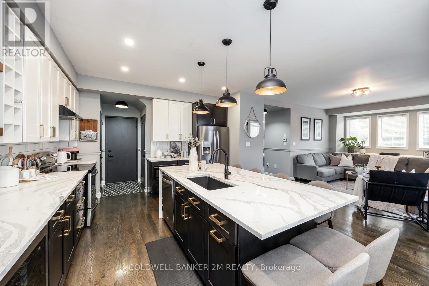 2 Woodbine Place, Oshawa, Ontario  L1L 1C5 - Photo 9 - E12425884