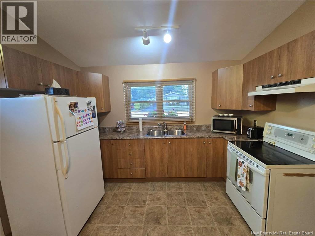 1205 Centennial Street, Bathurst, New Brunswick  E2A 4A9 - Photo 10 - NB127356