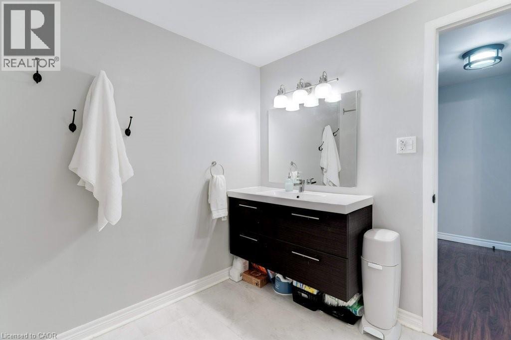 4 Trudy Court, Hamilton, Ontario  L9H 5P7 - Photo 32 - 40772422