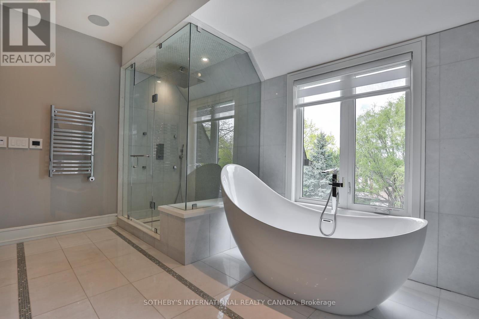 128 Park Home Avenue, Toronto, Ontario  M2N 1W8 - Photo 35 - C12425739