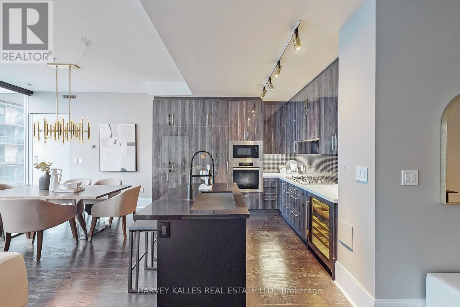 813 - 29 Queens Quay E, Toronto, Ontario  M5E 0A4 - Photo 17 - C12425747