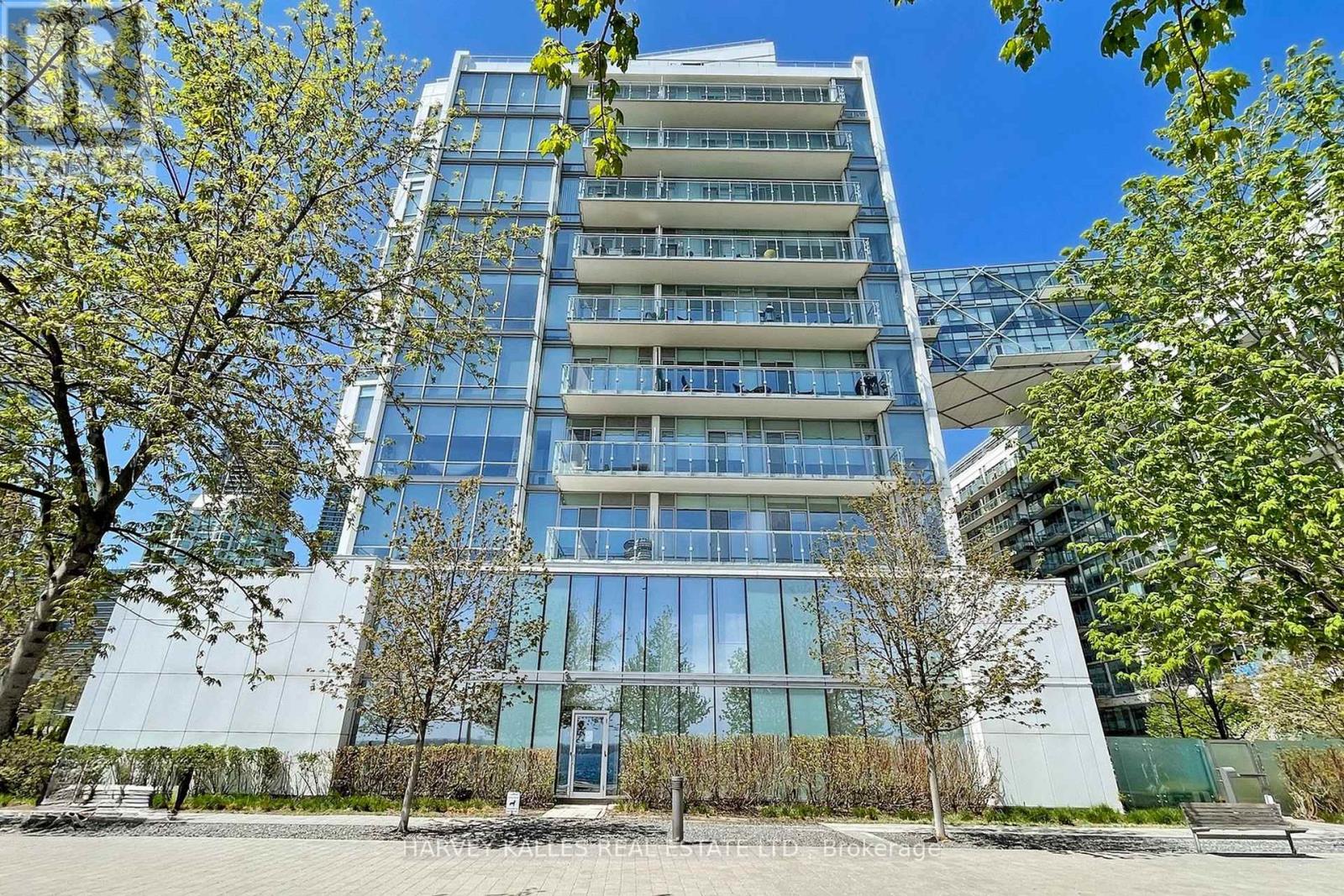 813 - 29 Queens Quay E, Toronto, Ontario  M5E 0A4 - Photo 2 - C12425747