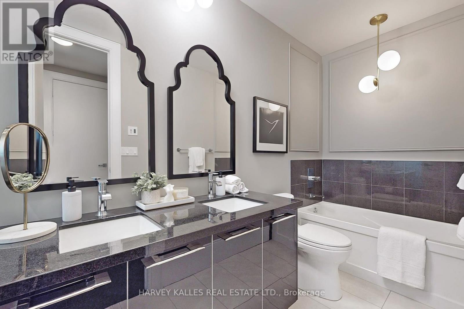 813 - 29 Queens Quay E, Toronto, Ontario  M5E 0A4 - Photo 25 - C12425747