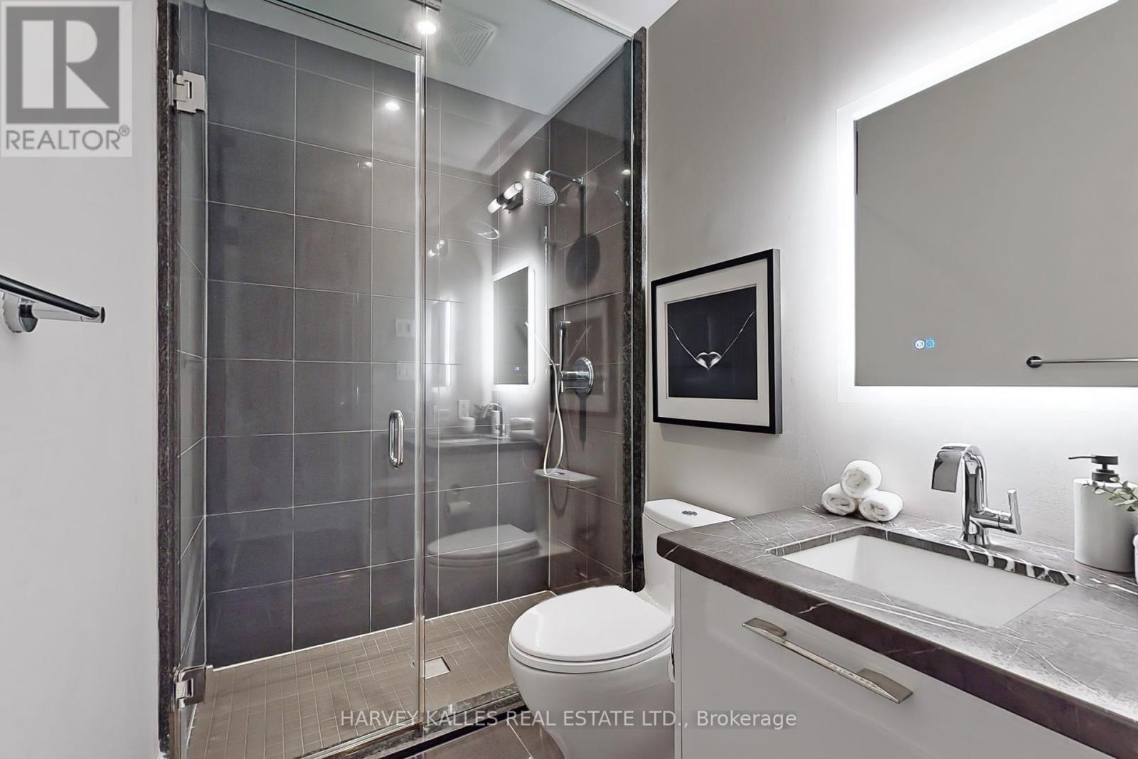 813 - 29 Queens Quay E, Toronto, Ontario  M5E 0A4 - Photo 32 - C12425747