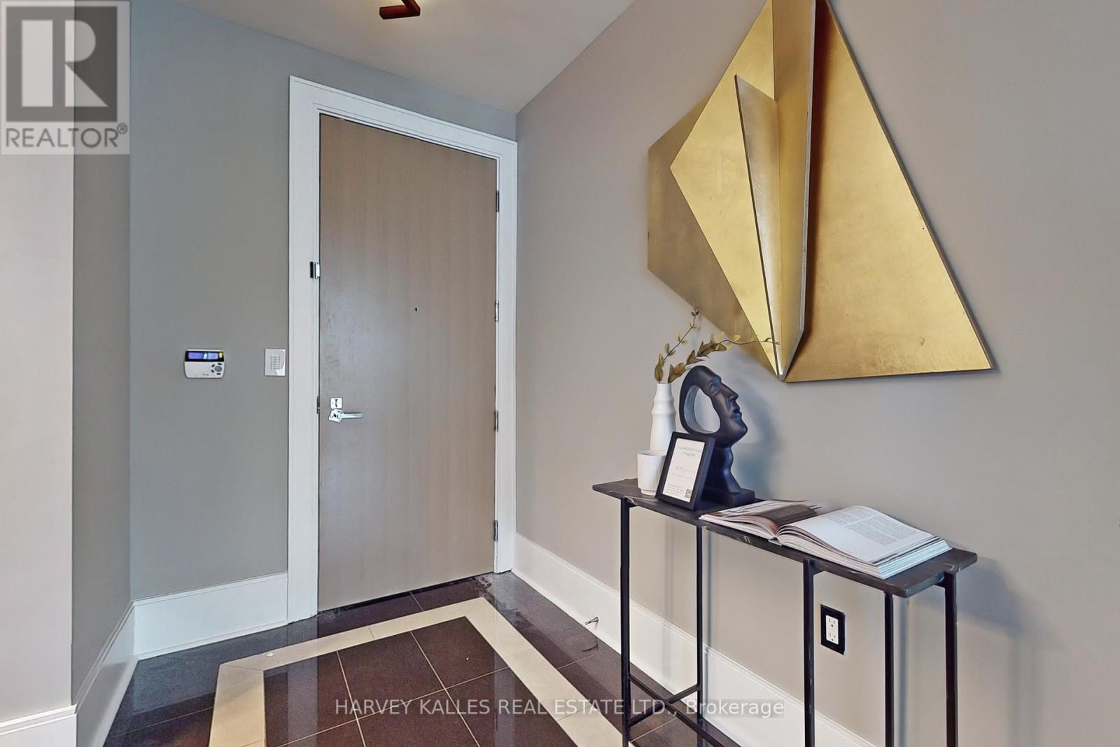 813 - 29 Queens Quay E, Toronto, Ontario  M5E 0A4 - Photo 36 - C12425747