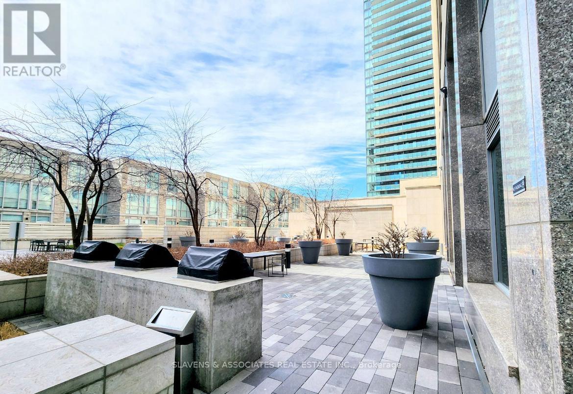 416 - 111 St Clair Avenue W, Toronto, Ontario  M4V 1N5 - Photo 17 - C12425757