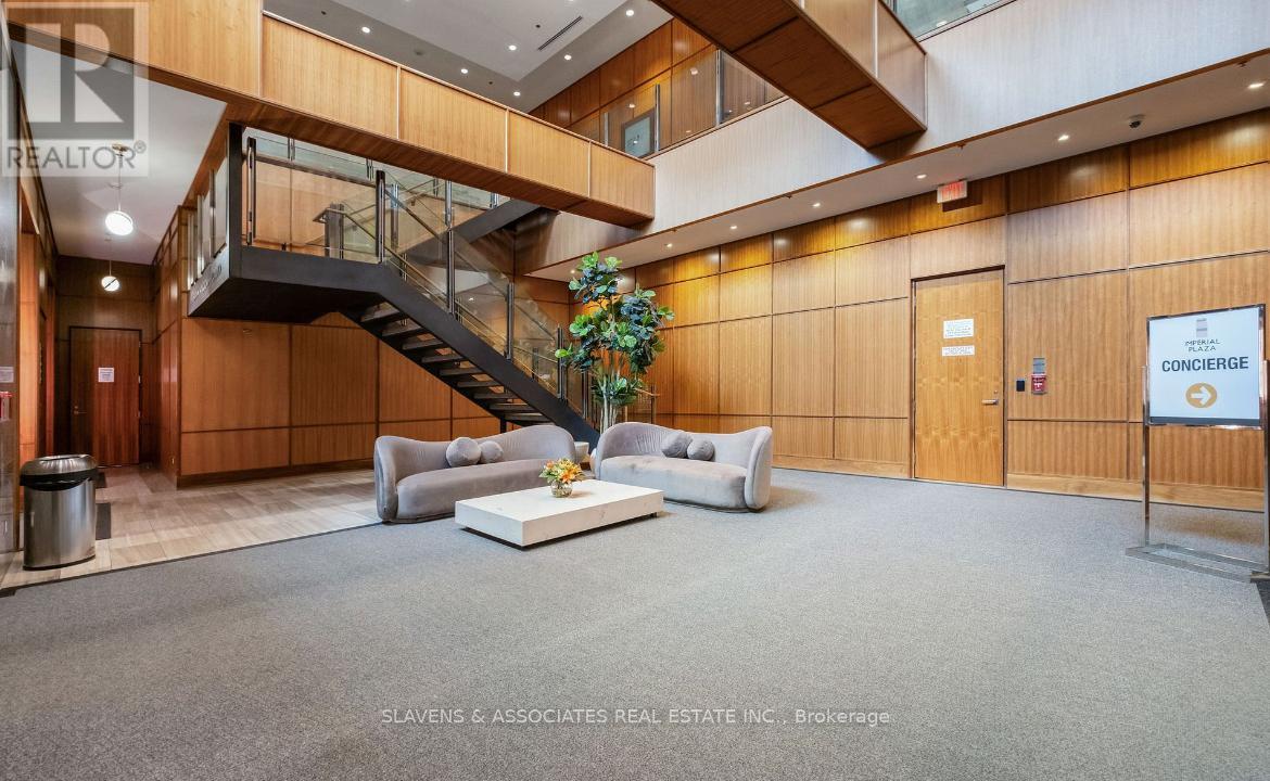 416 - 111 St Clair Avenue W, Toronto, Ontario  M4V 1N5 - Photo 4 - C12425757