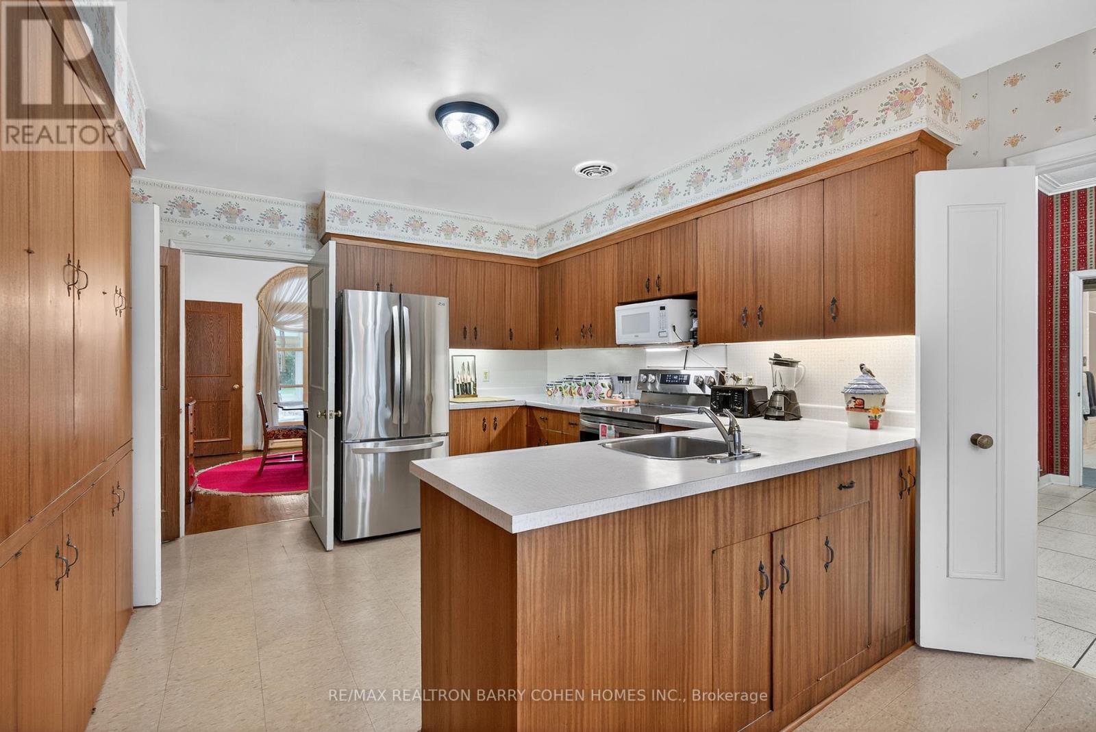 6 Gerald Street, Toronto, Ontario  M2L 2M5 - Photo 17 - C12425789