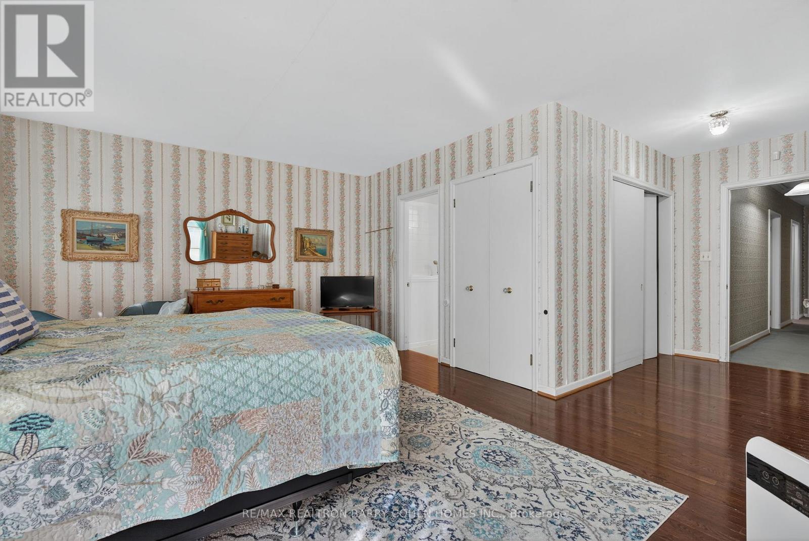 6 Gerald Street, Toronto, Ontario  M2L 2M5 - Photo 24 - C12425789