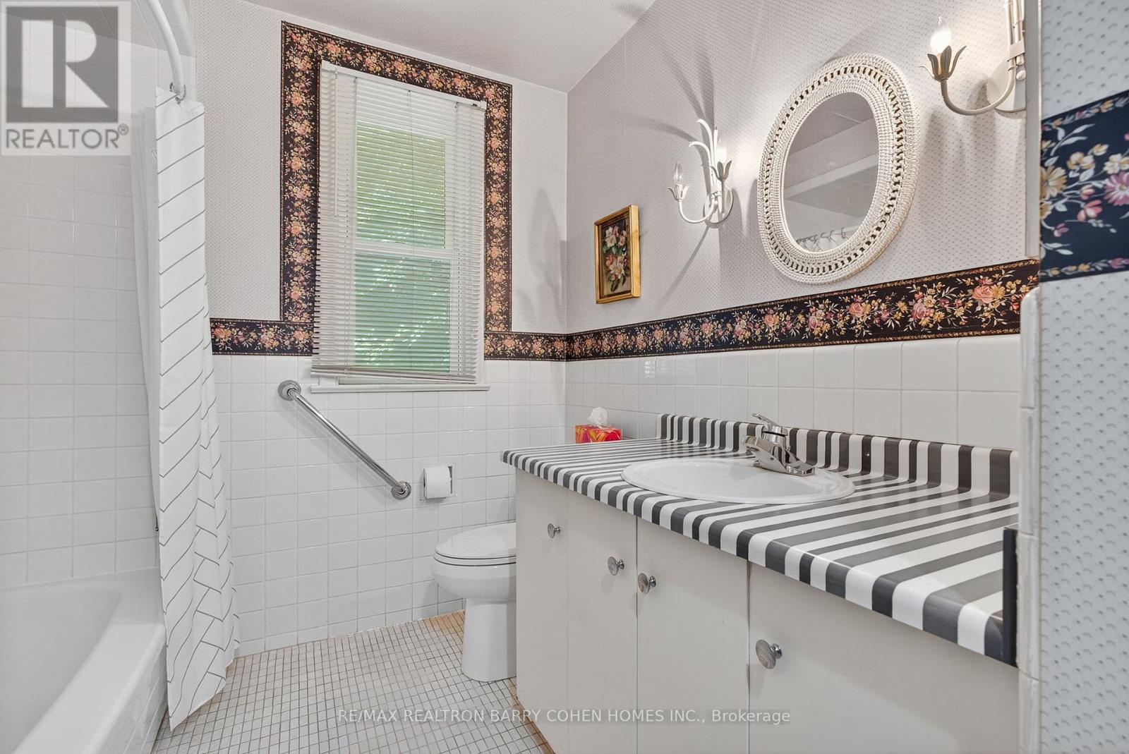 6 Gerald Street, Toronto, Ontario  M2L 2M5 - Photo 26 - C12425789