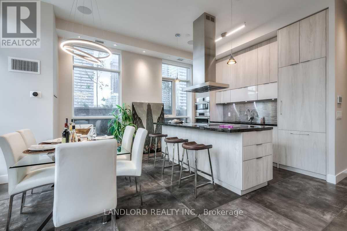 1005 - 318 Richmond Street W, Toronto, Ontario  M5V 0B4 - Photo 1 - C12425814