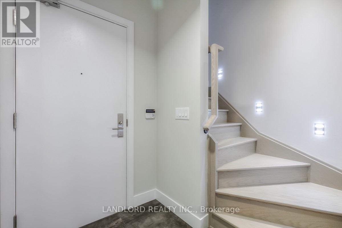 1005 - 318 Richmond Street W, Toronto, Ontario  M5V 0B4 - Photo 10 - C12425814