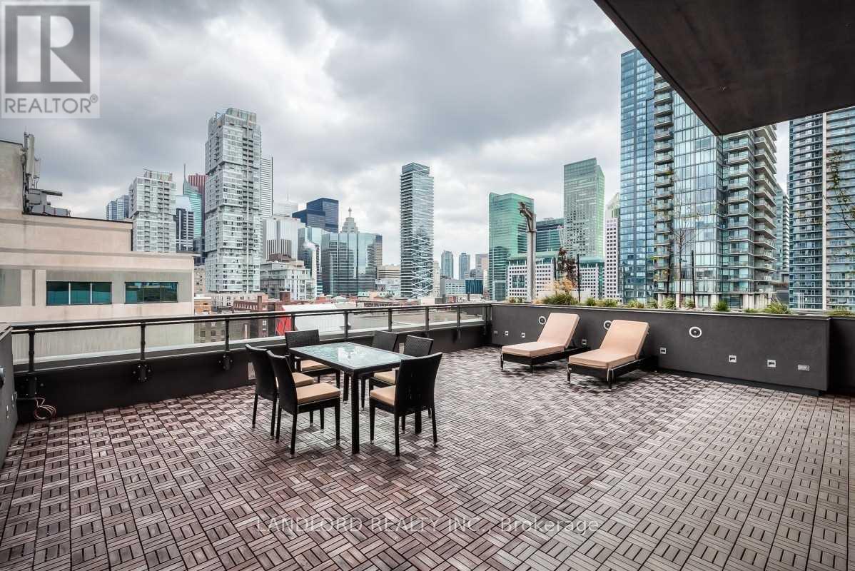 1005 - 318 Richmond Street W, Toronto, Ontario  M5V 0B4 - Photo 17 - C12425814
