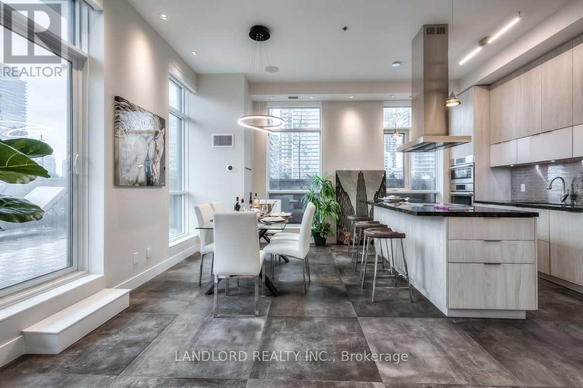 1005 - 318 Richmond Street W, Toronto, Ontario  M5V 0B4 - Photo 5 - C12425814