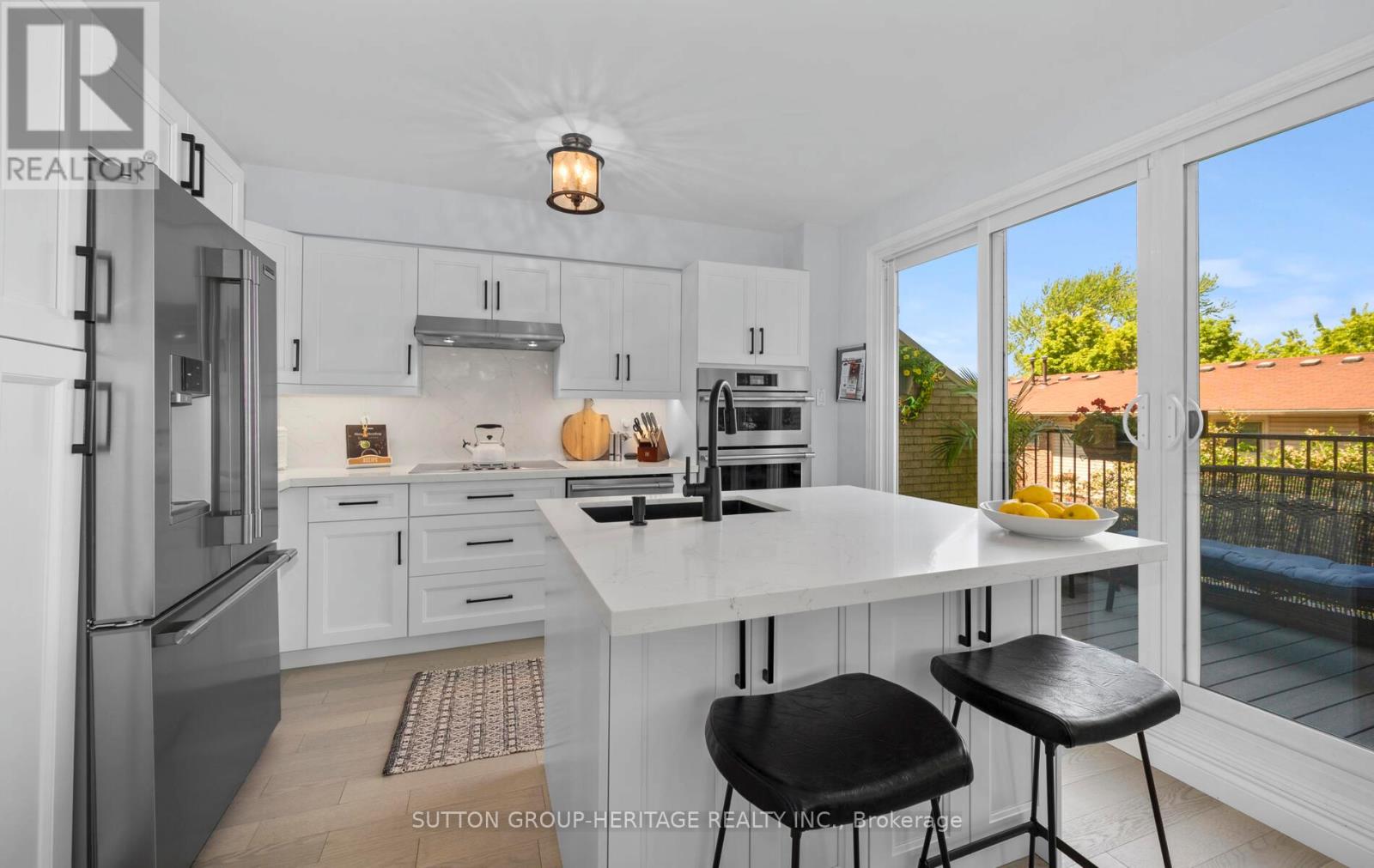 2 Cumberland Lane, Ajax, Ontario  L1S 7K4 - Photo 3 - E12425682