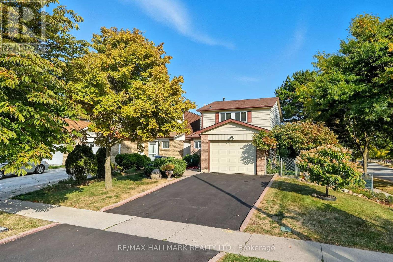 69 White Heather Boulevard, Toronto, Ontario  M1V 1P7 - Photo 2 - E12425722