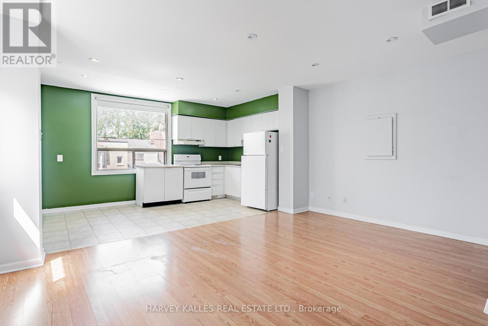 343 Greenwood Avenue, Toronto, Ontario  M4L 2R6 - Photo 11 - E12425761