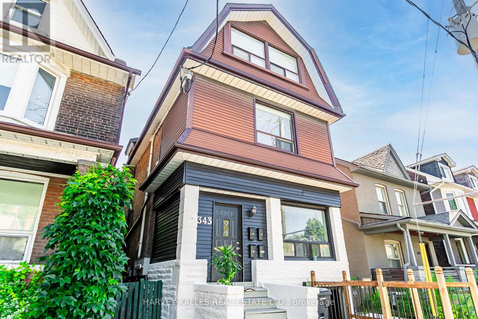 343 Greenwood Avenue, Toronto, Ontario  M4L 2R6 - Photo 2 - E12425761