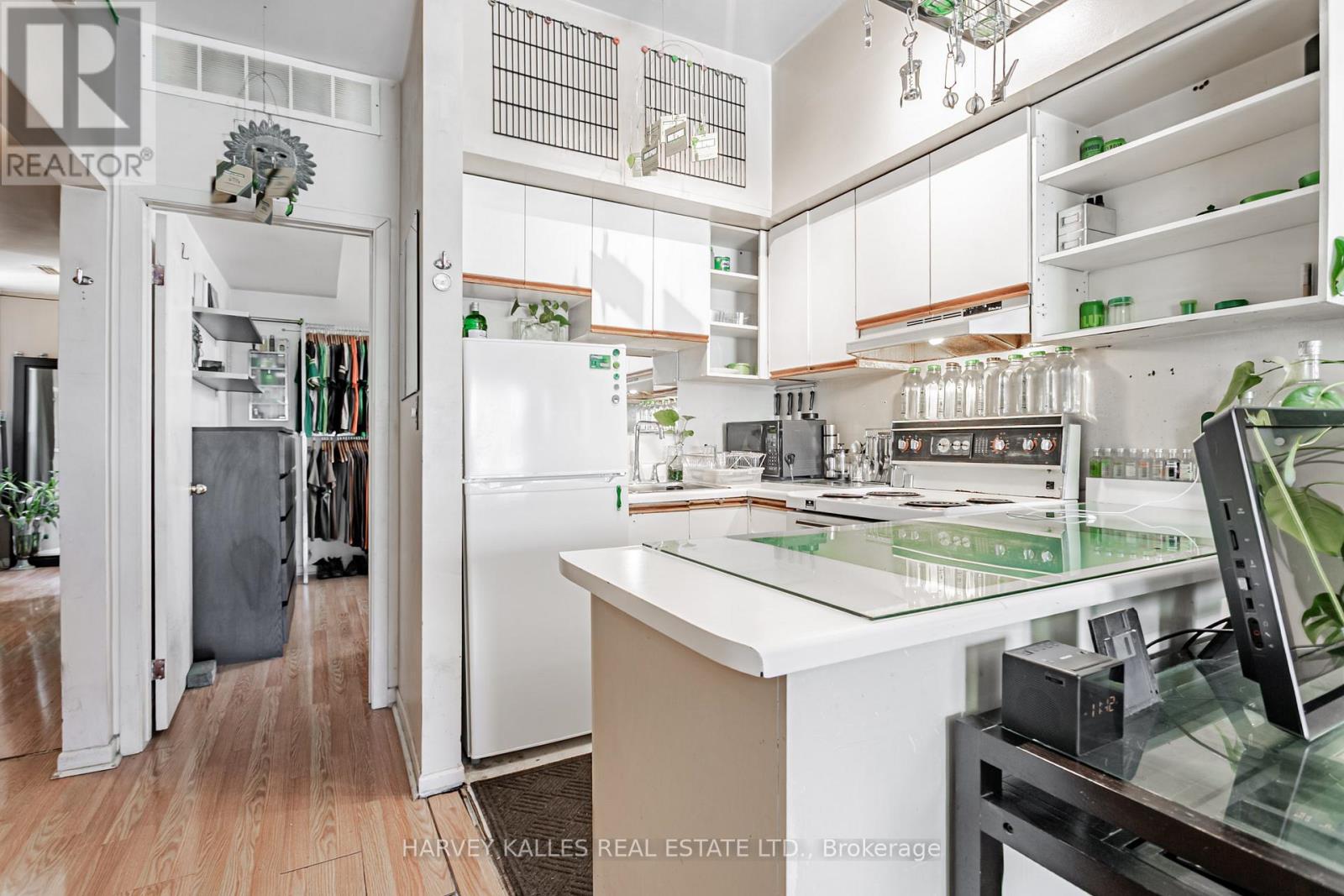 343 Greenwood Avenue, Toronto, Ontario  M4L 2R6 - Photo 6 - E12425761