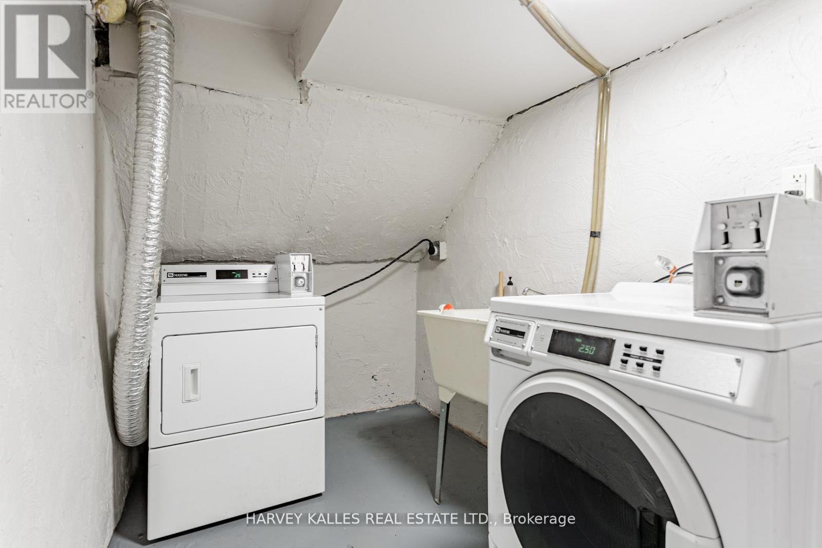 343 Greenwood Avenue, Toronto, Ontario  M4L 2R6 - Photo 21 - E12425776