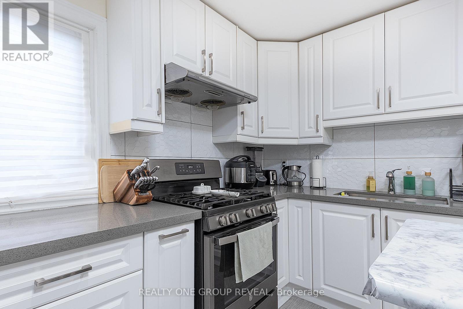 839 Modlin Road, Pickering, Ontario  L1W 1V6 - Photo 8 - E12425797