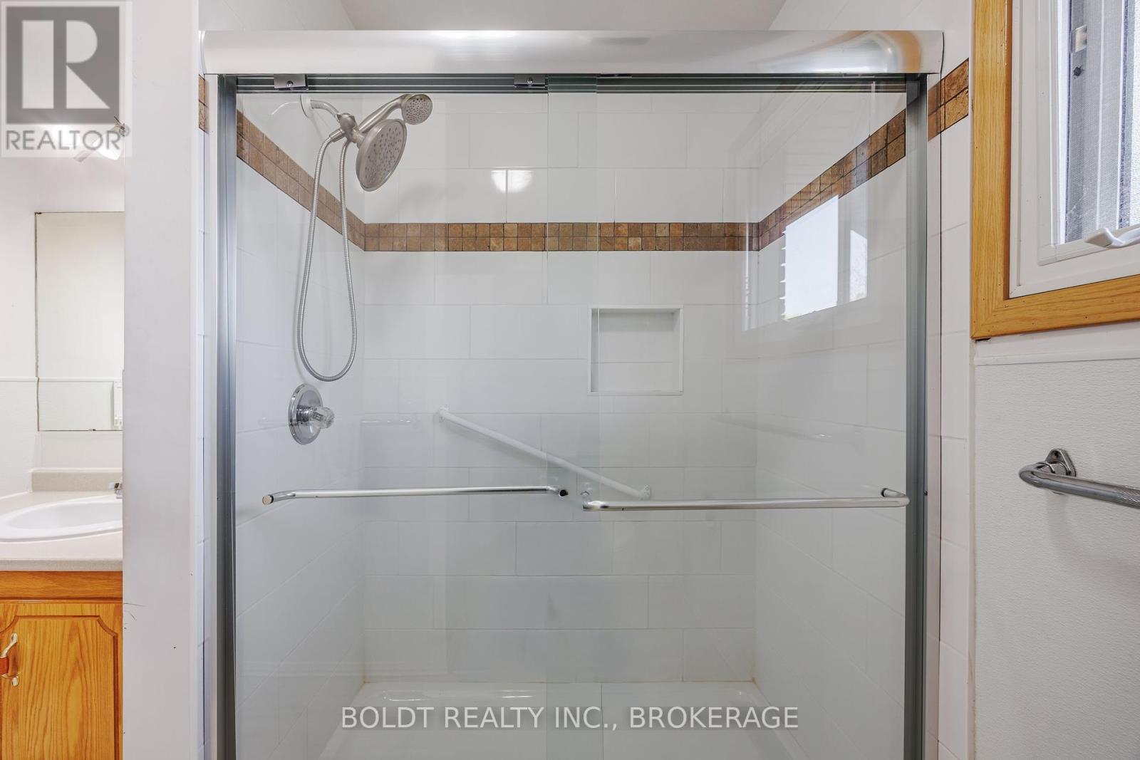 1591 Concession 4 Road, Niagara-On-The-Lake, Ontario  L0S 1J0 - Photo 18 - X12424378
