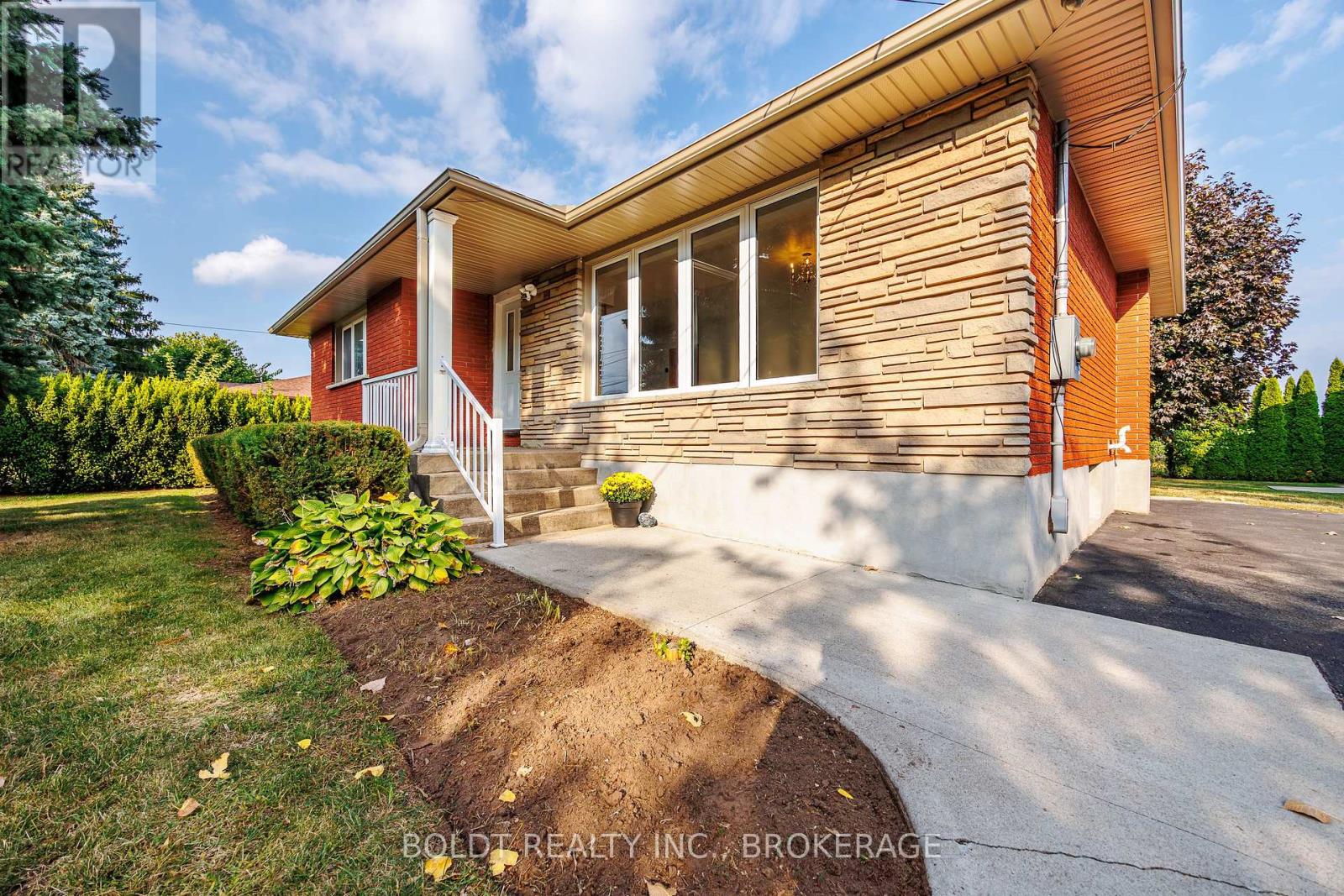 1591 Concession 4 Road, Niagara-On-The-Lake, Ontario  L0S 1J0 - Photo 7 - X12424378