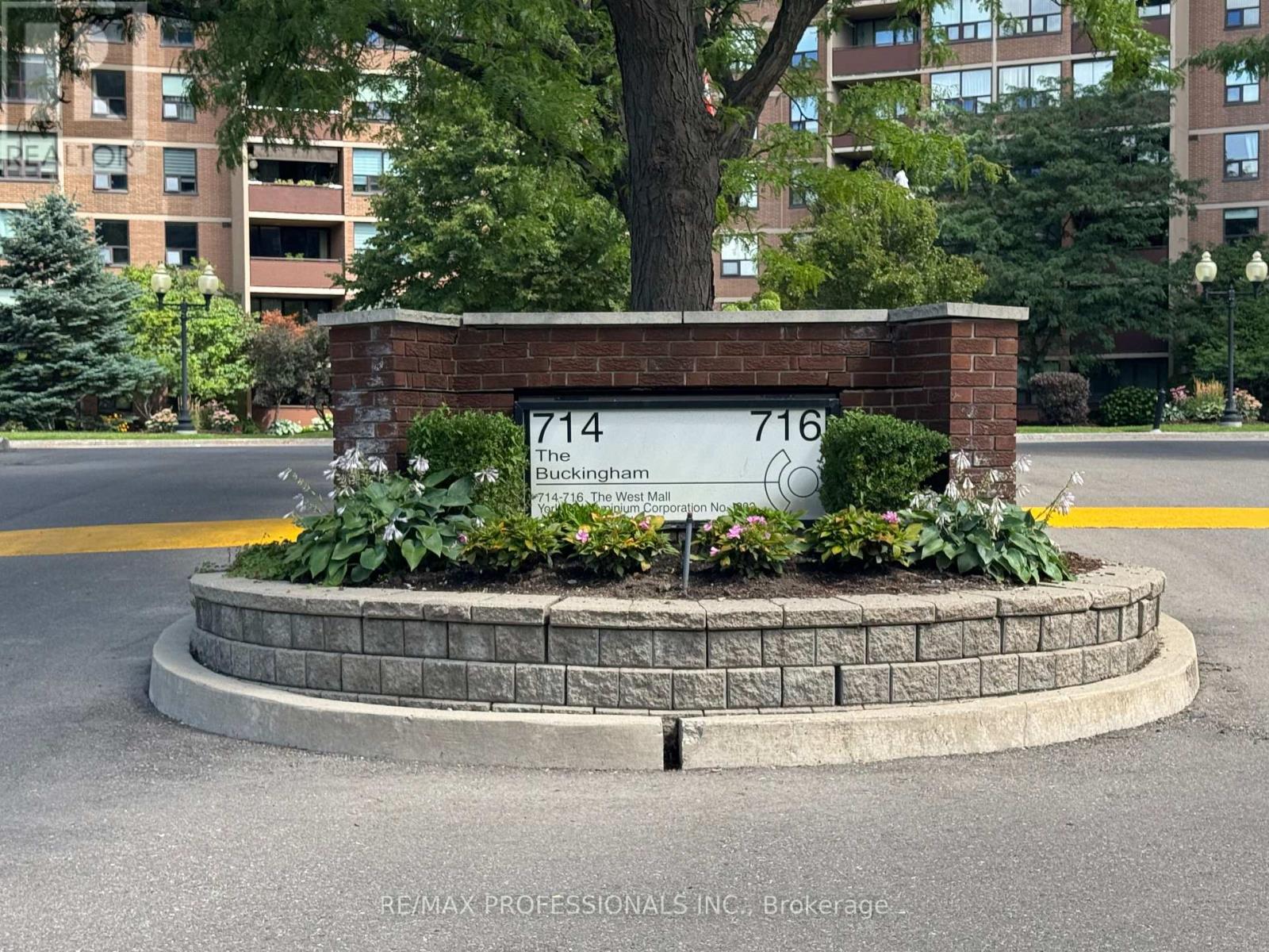 1411 - 714 The West Mall, Toronto, Ontario  M9C 4X1 - Photo 2 - W12319386